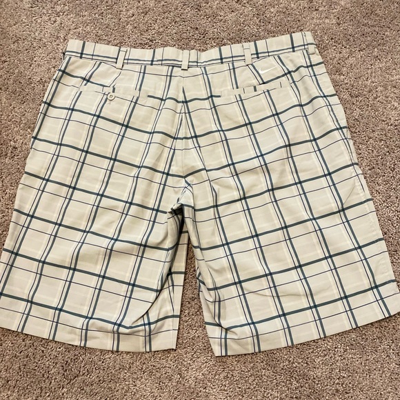 Men’s Nike Golf dri-fit shorts, size 40 - Picture 3 of 4